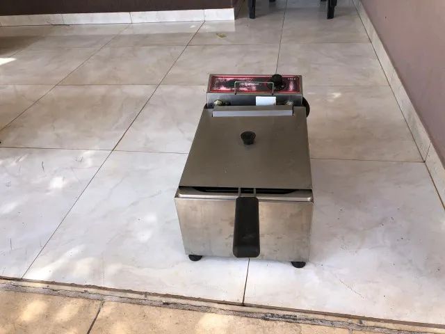 Vendo masseira para pães e pizzas  e fritadeira  - Foto 2