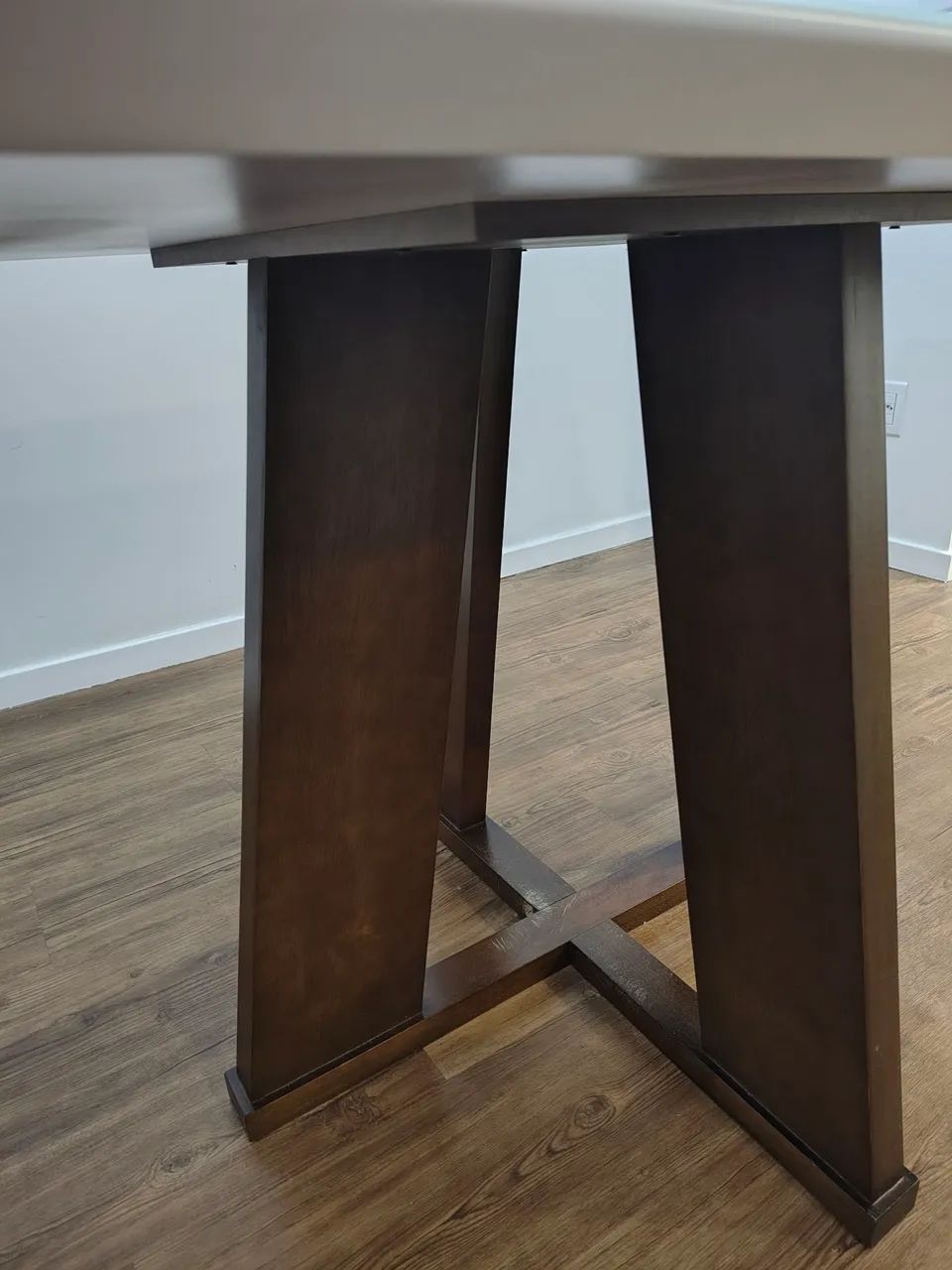 Mesa para 6 lugares com tampo em vidro branco - Foto 3