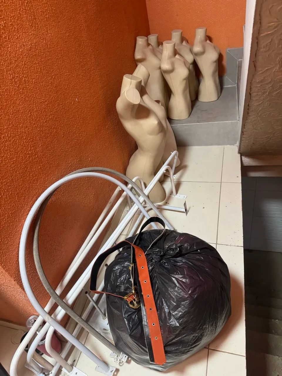 Manequins, araras e provador  - Foto 4