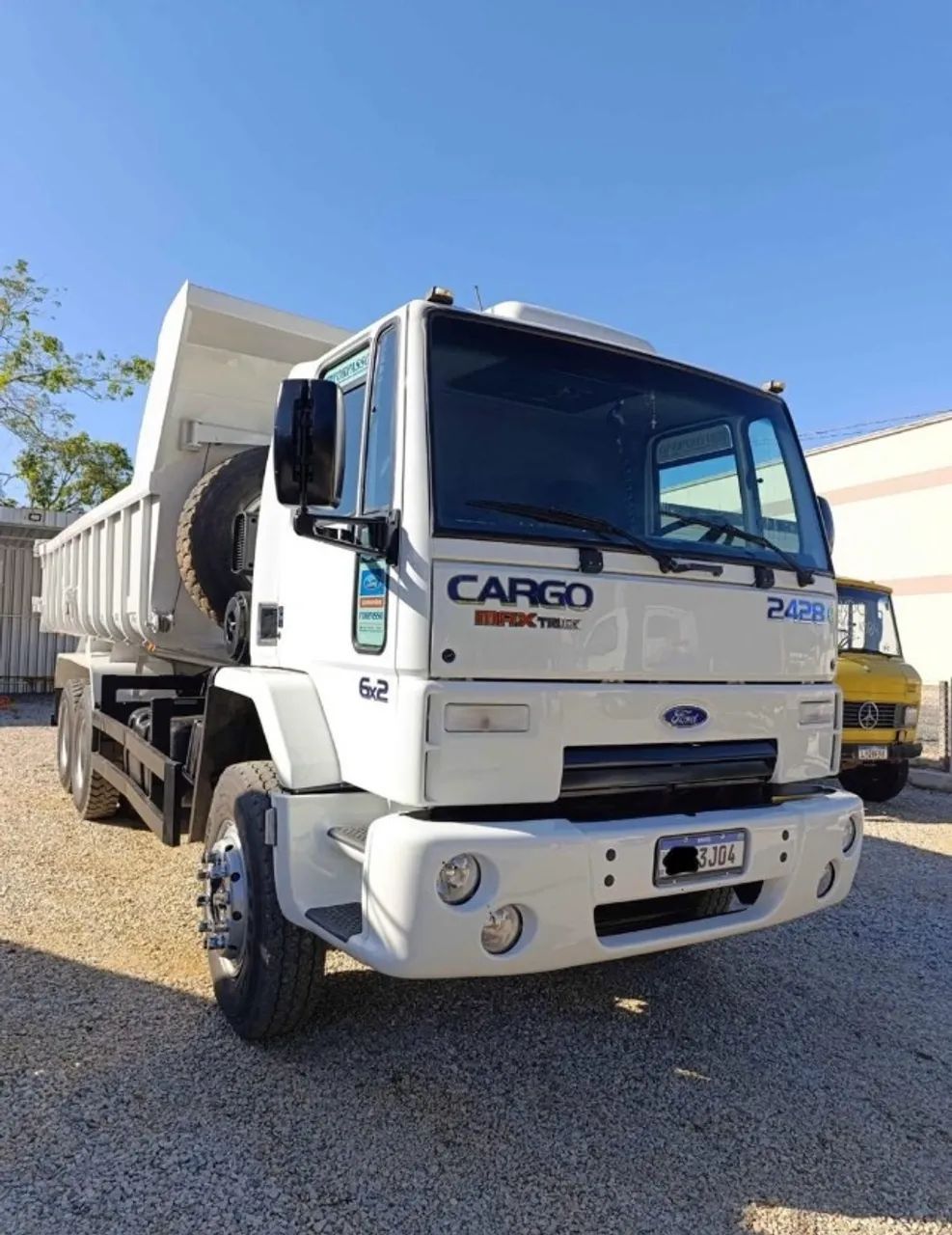 Ford Cargo 2428e caçamba 