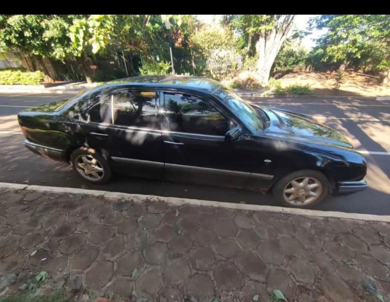 Mercedes Benz E300  - Foto 3