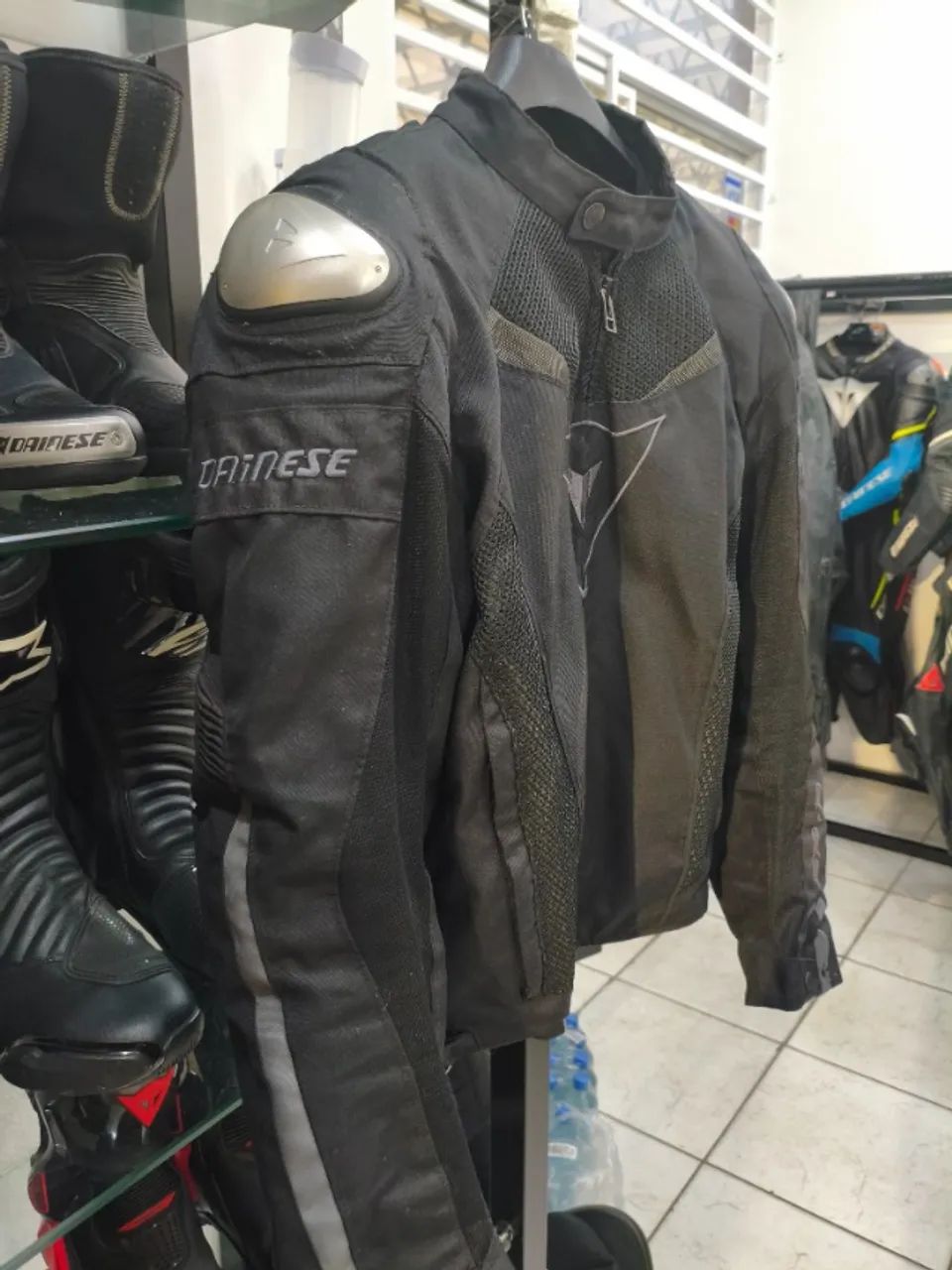 Jaqueta Dainese 50 Eur verao inverno com forro e titânio no ombro  - Foto 6