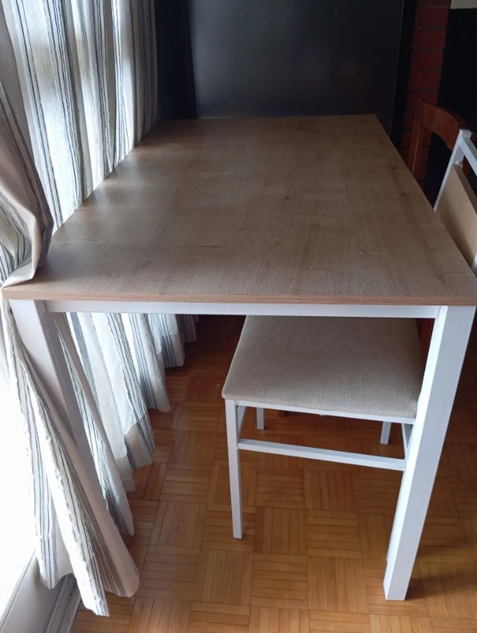 Vendo ou troco mesa com jogo de cadeiras - Foto 3