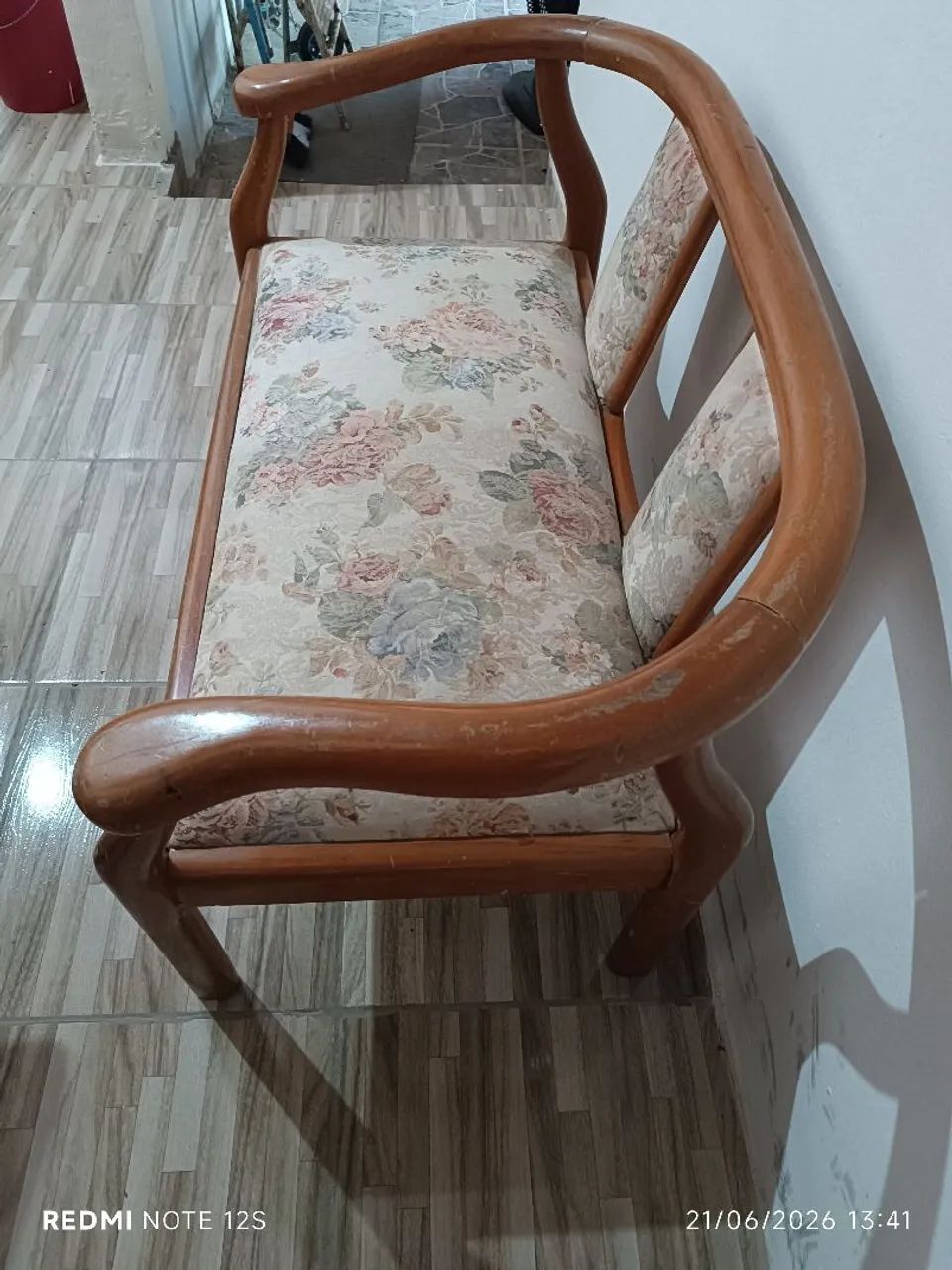Namoradeira usada conservada antiga  - Foto 3