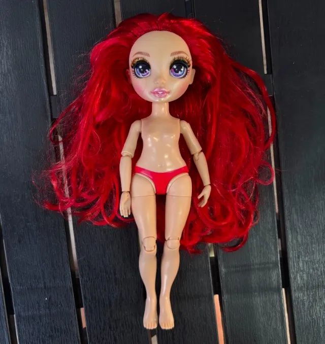 Boneca Rainbow High Ruby Anderson Sucata