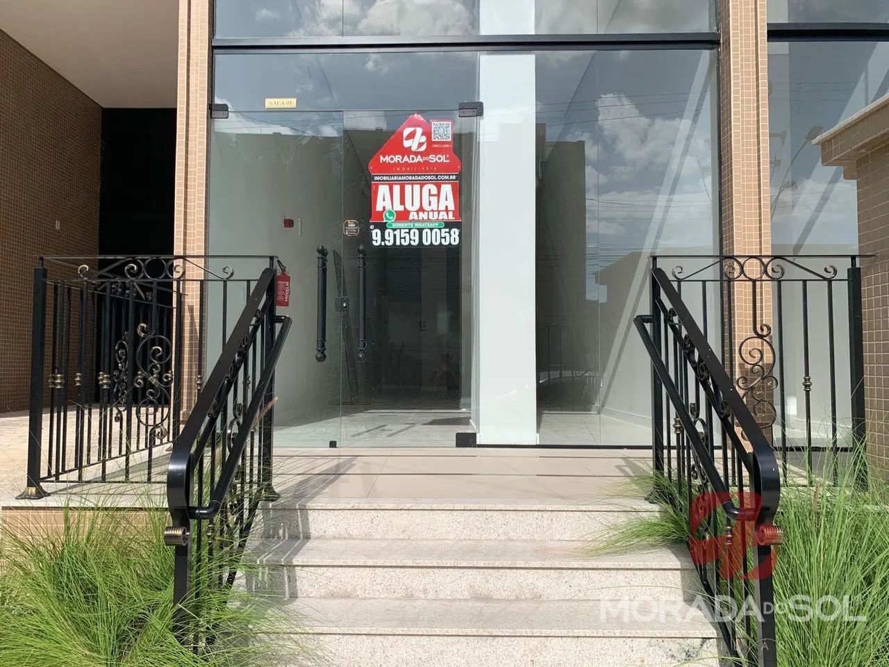 Sala Comercial no Centro de Itapema, 66m², 1 Banheiro para Alugar