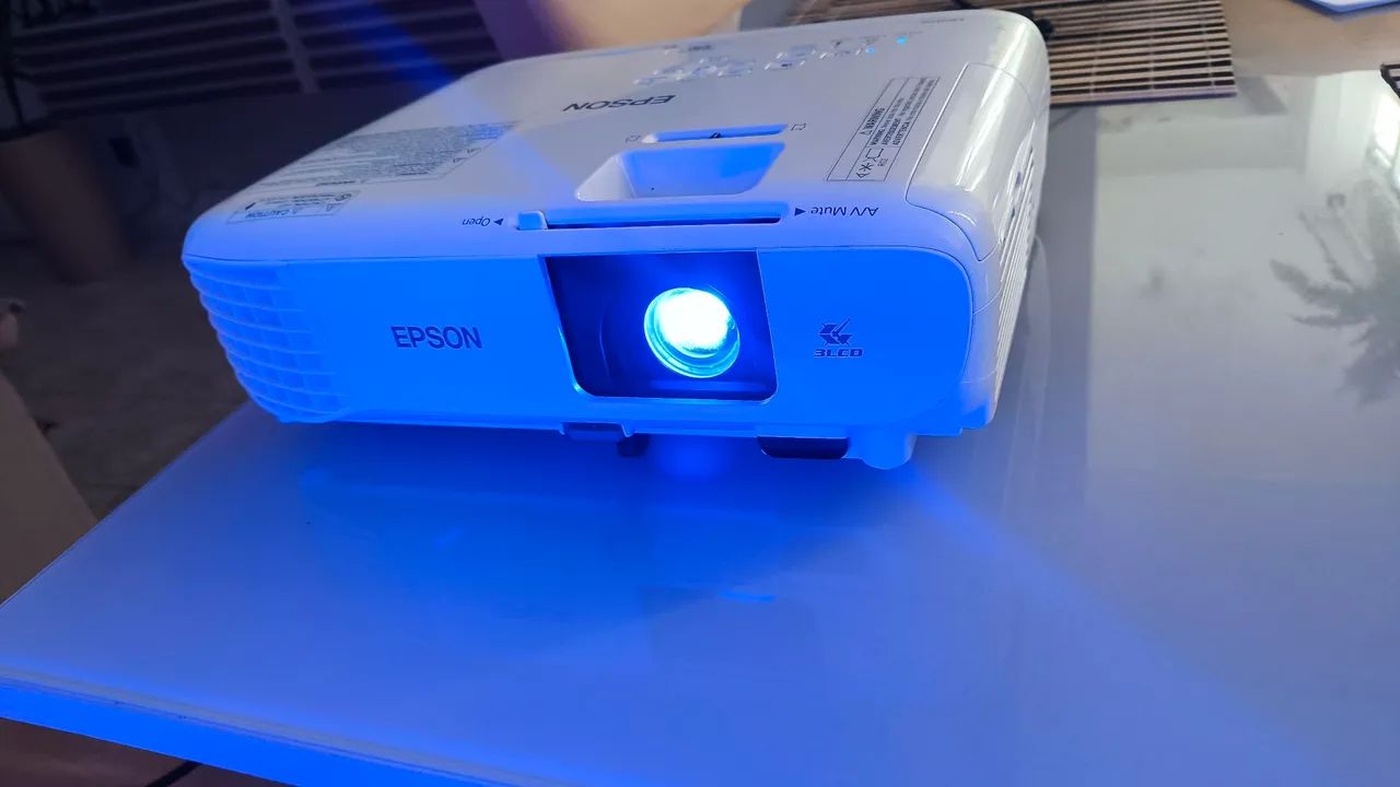 Projetor Epson E20  - Foto 3
