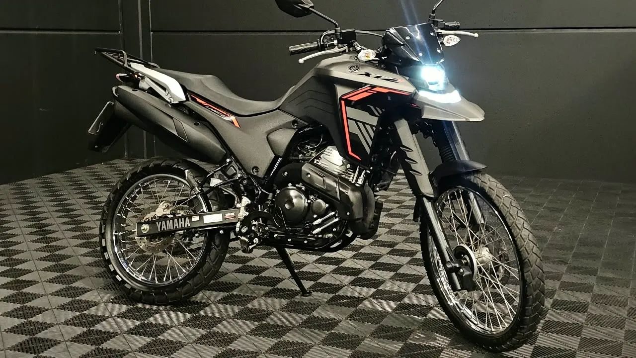 XTZ 250 Lander - 2025