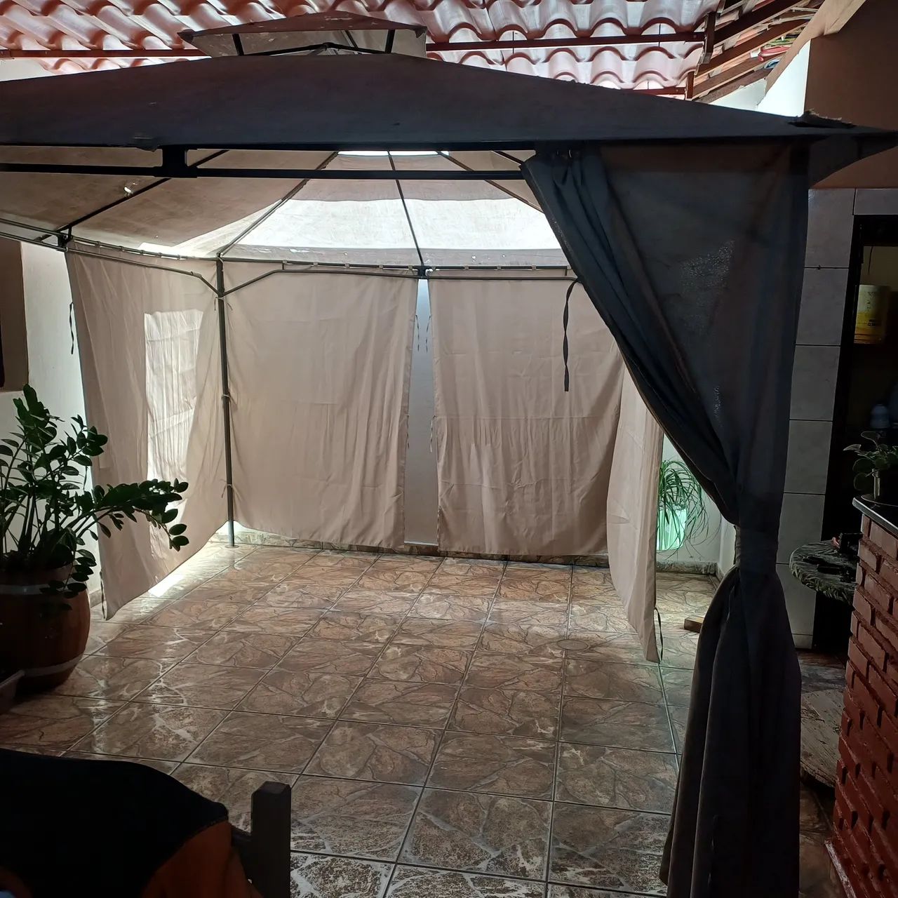 Tenda Gazebo com cortinas. - Foto 4