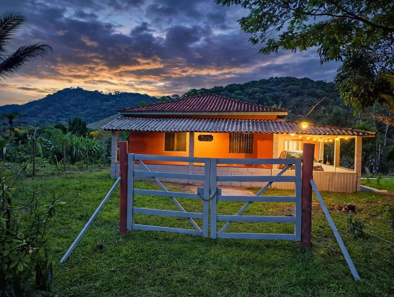 ? Chácara dos Sonhos em Iporanga/SP | 2.400m² com Rio nos Fundos e Natureza Exuberante