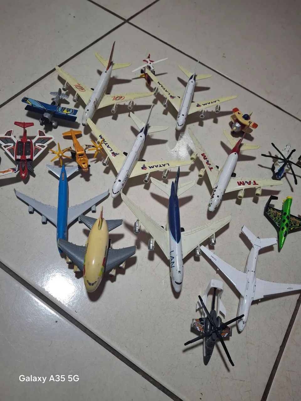 Aviões miniaturas