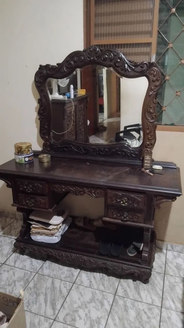 Vendo penteadeira antiga, madeira de lei, ótimo estado  - Foto 2
