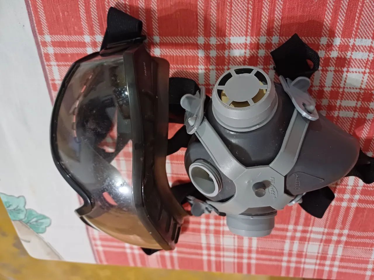 Máscara de proteção e respirado - Foto 4