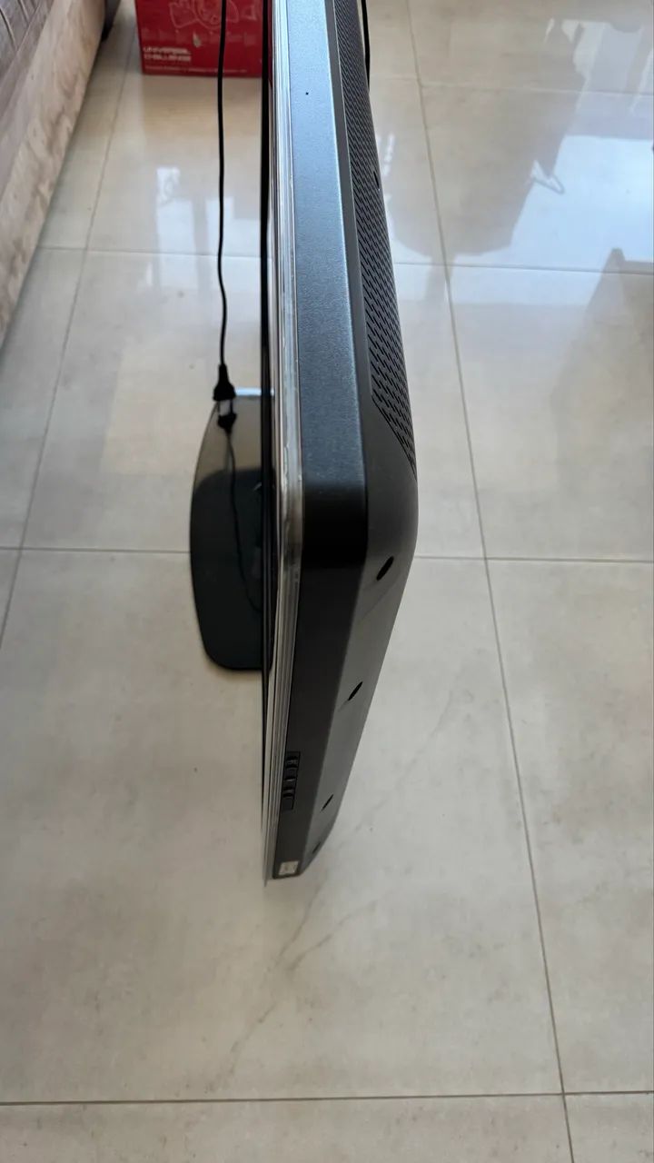 TV Philips 40 polegadas completa (controle, pé e parafusos na caixa) - Foto 5