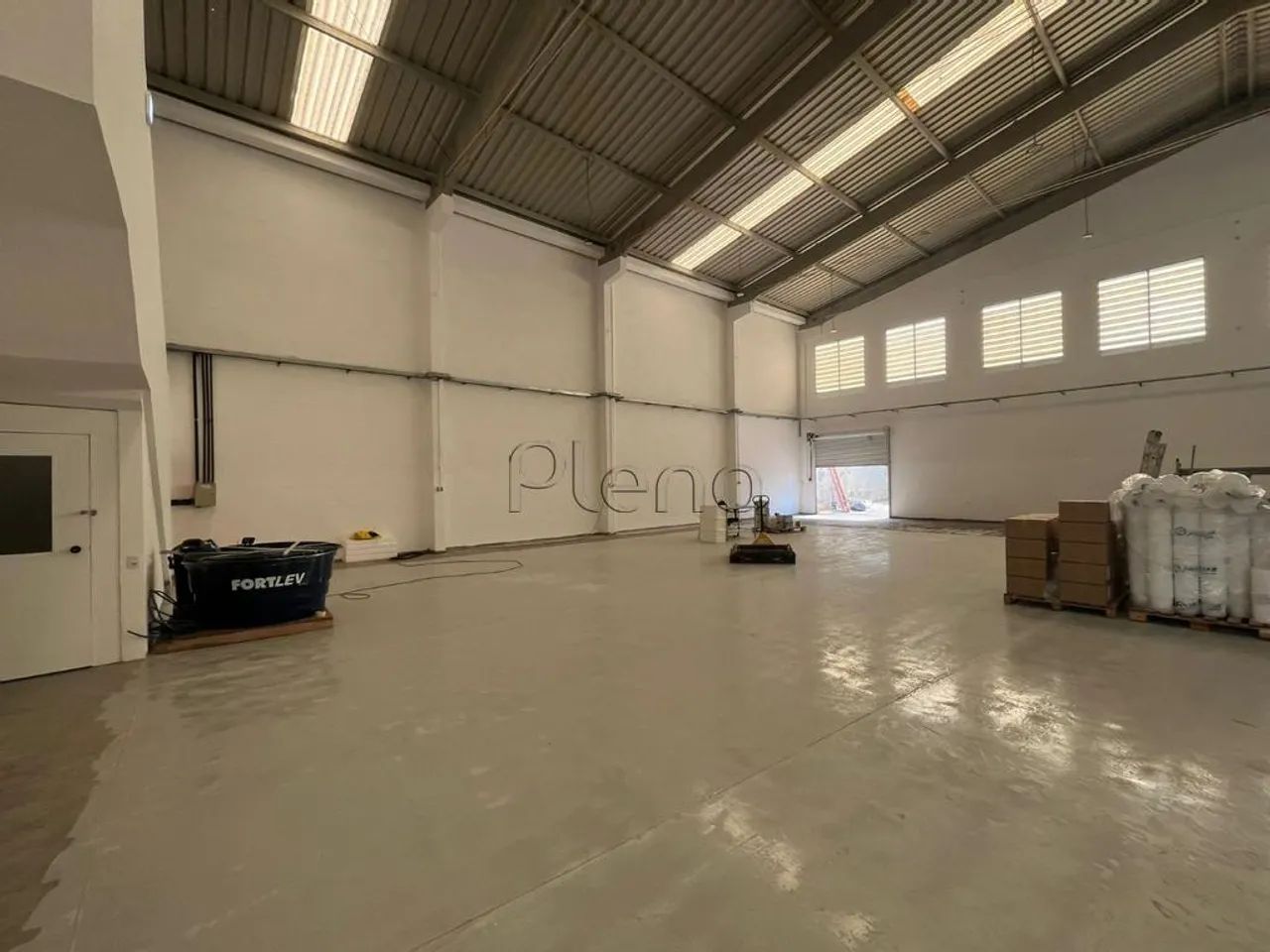 Galpão para alugar em Valinhos, Macuco, com 950 m² - Foto 2