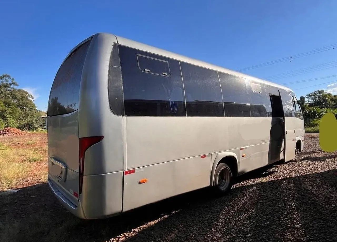 Microônibus 2015 (entrada 30 mil) - Foto 5