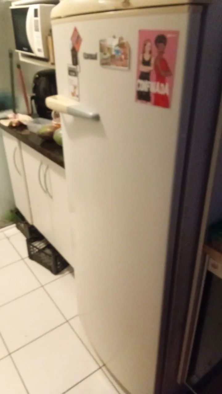 Vendo geladeira  funcionando  normalmente  - Foto 2