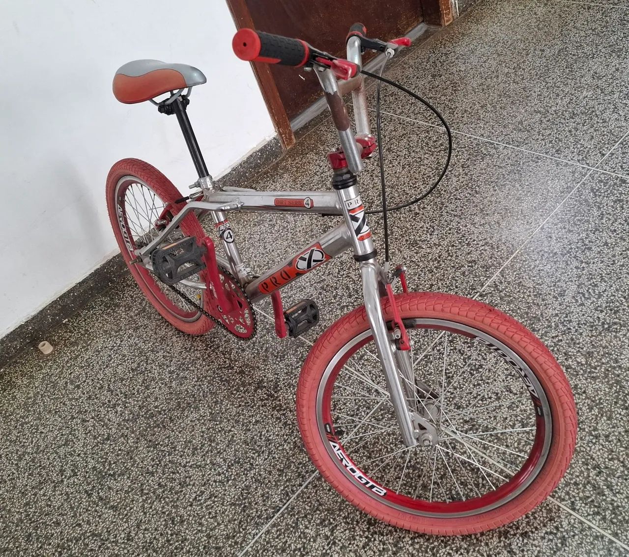 Bicicleta aro 20 - Foto 2