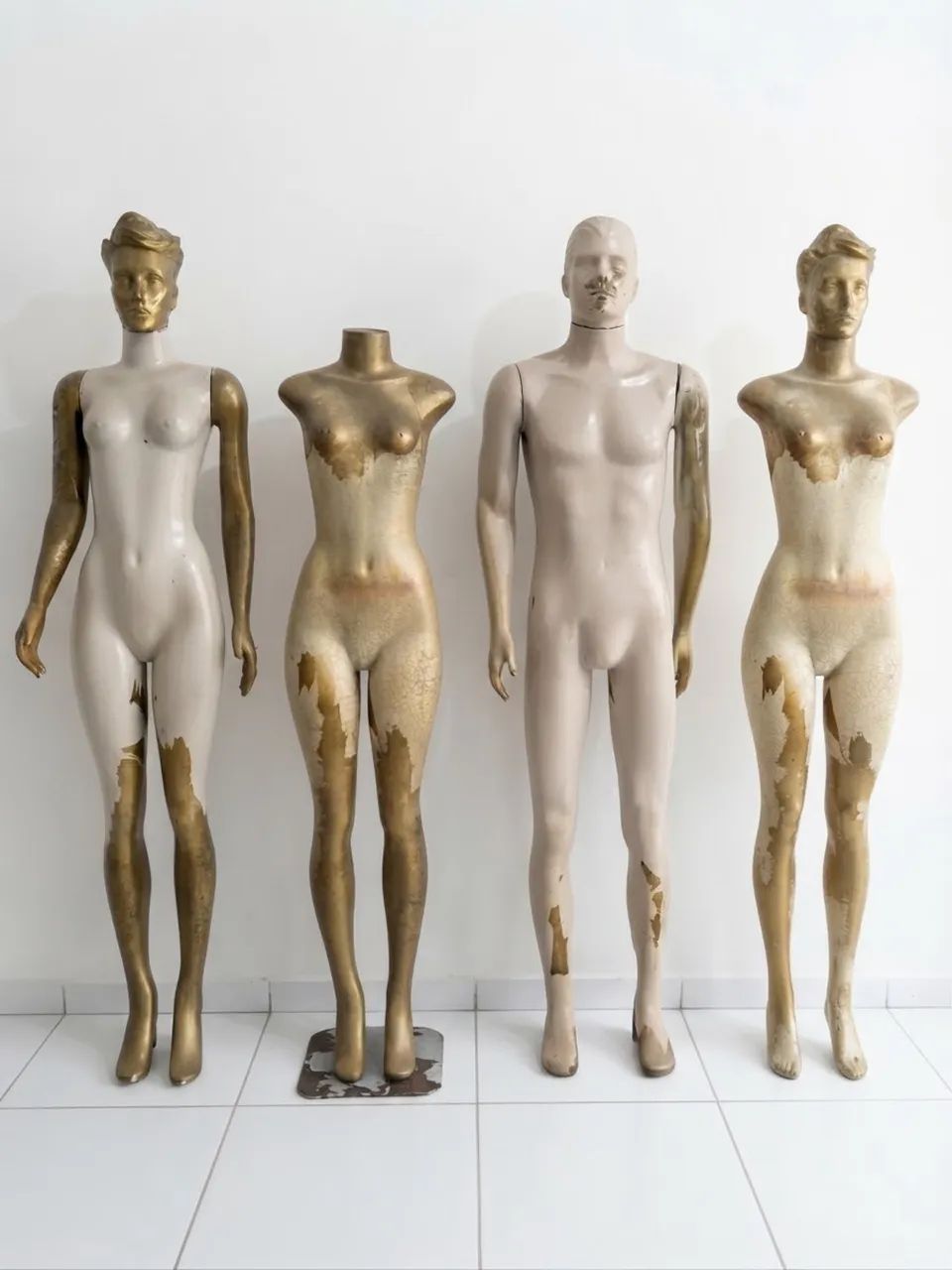 4 Manequins 200