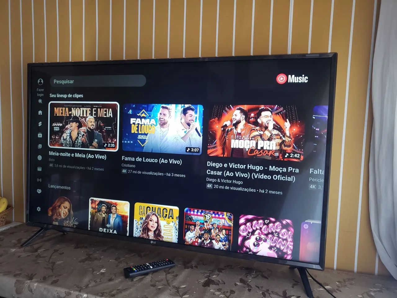Smart tv 50 polegadas led com pezinho e controle  - Foto 4