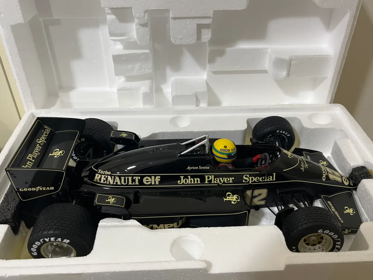 Ayrton Senna Porsche 956k 1:18 Minichamps Raridade - Hobbies e