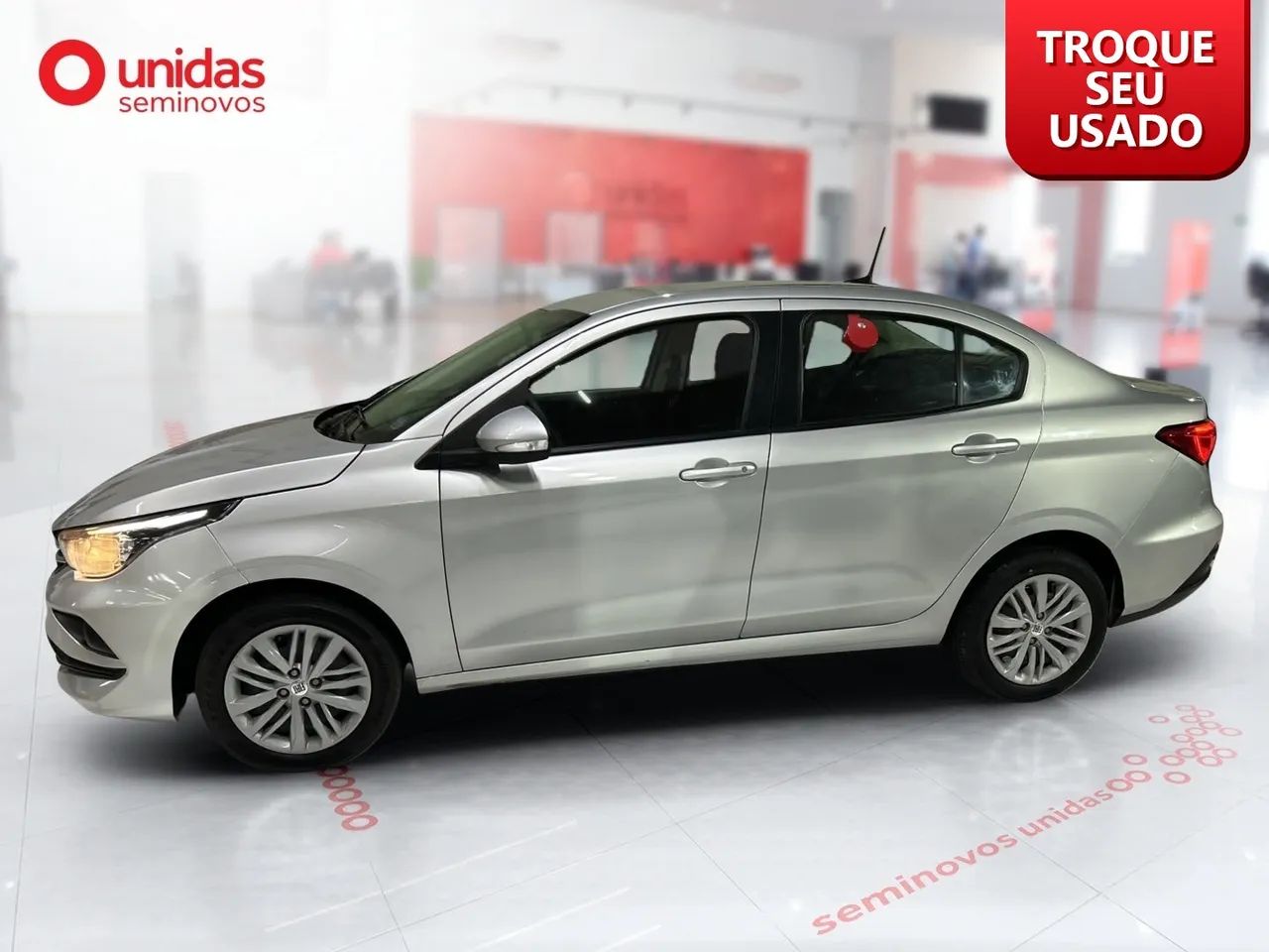 Fiat Cronos Drive 1.0 6V, foto 2 de 11