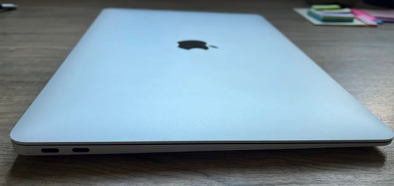 MacBook Air M1 2020 - Prata | 8GB RAM | 256GB SSD - Notebooks