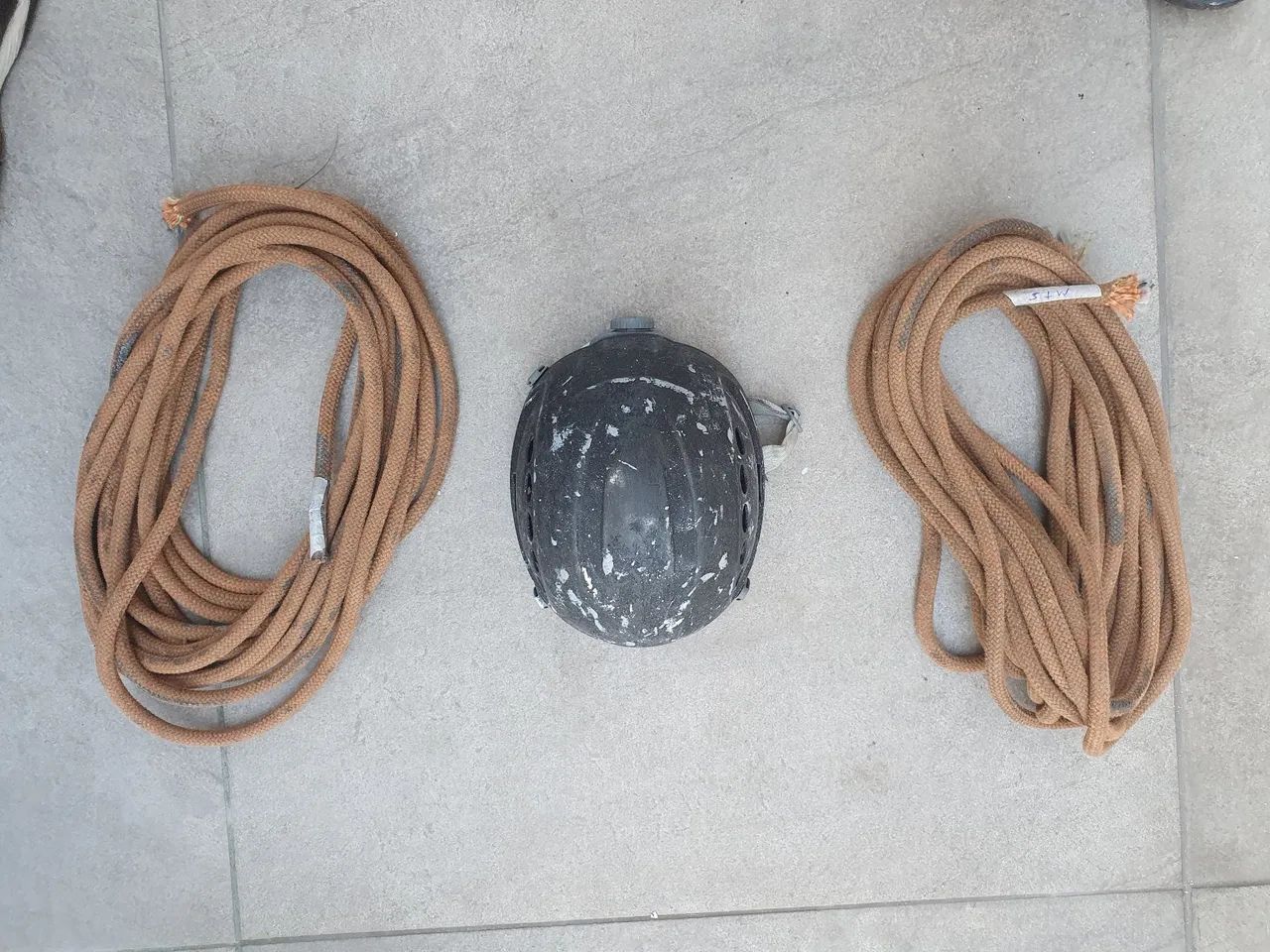 Serviço em altura / capacete e cordas.  - Foto 4