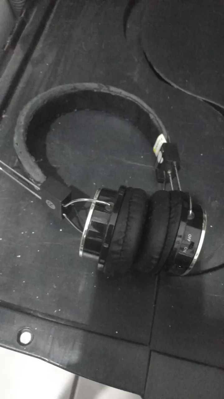 fone de ouvido usado