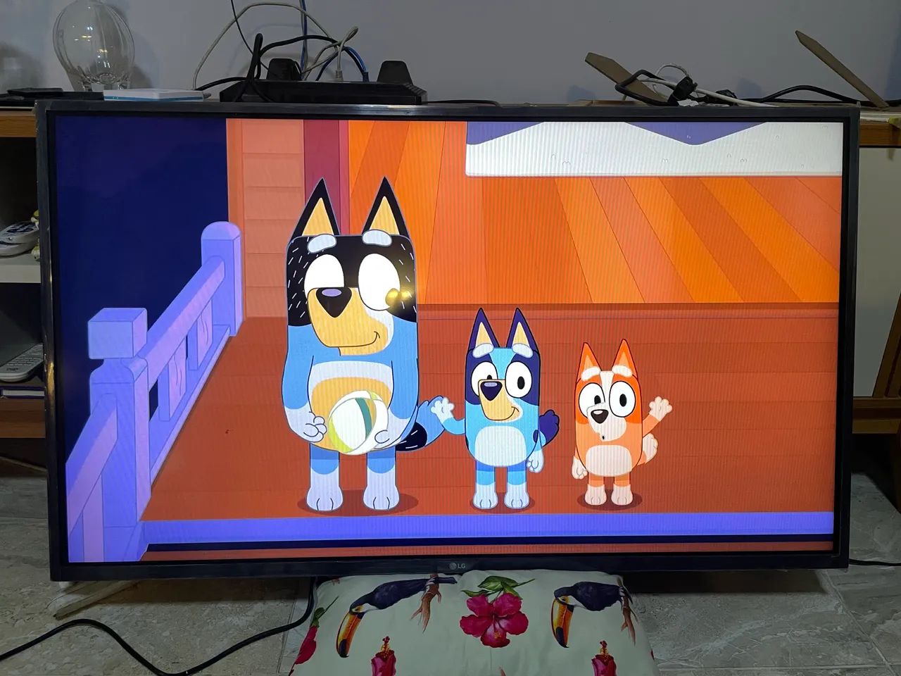 Vendo uma Tv LG smart 43 polegadas  - Foto 2