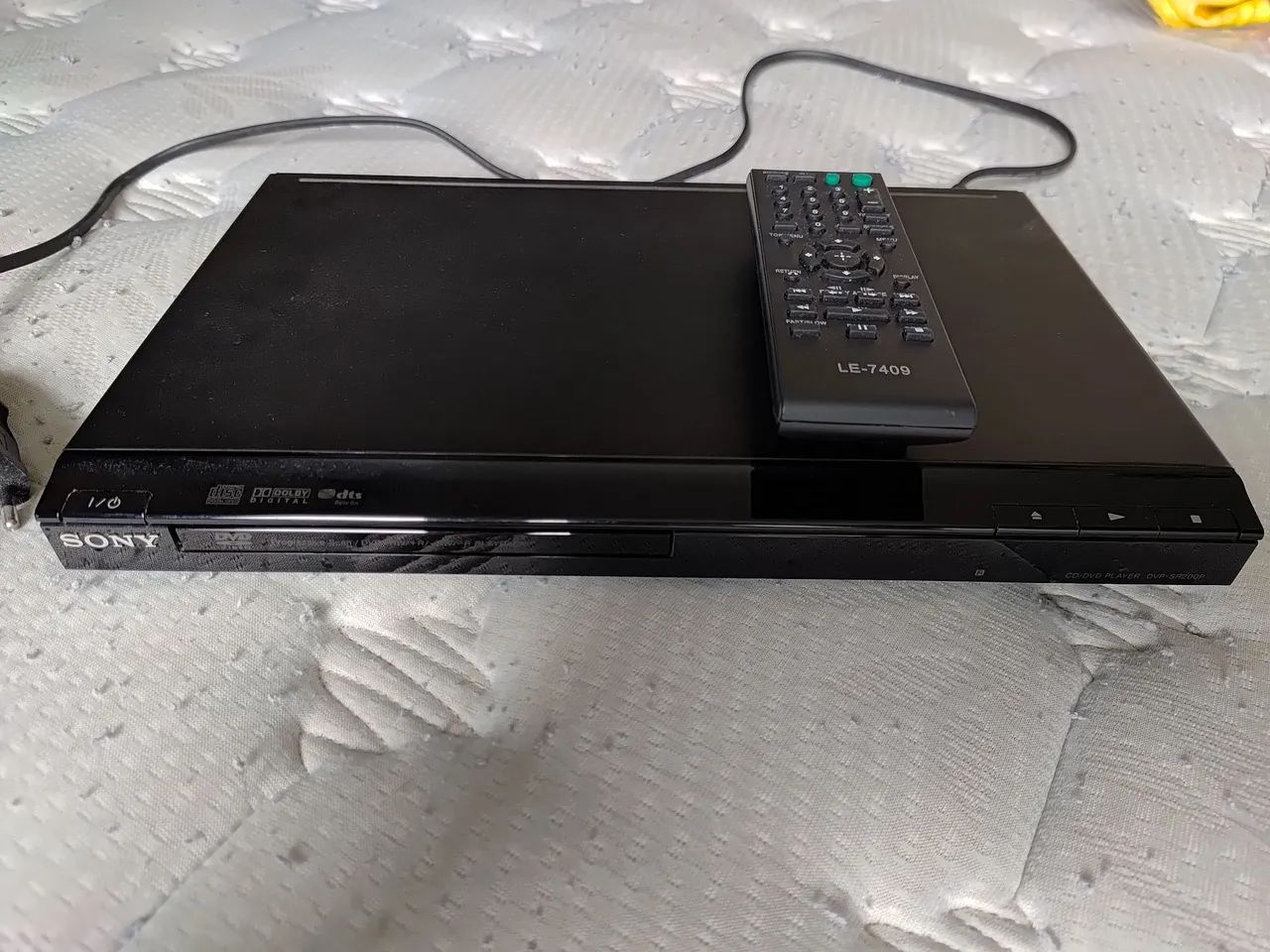 Aparelho DVD Sony com 21 dvds