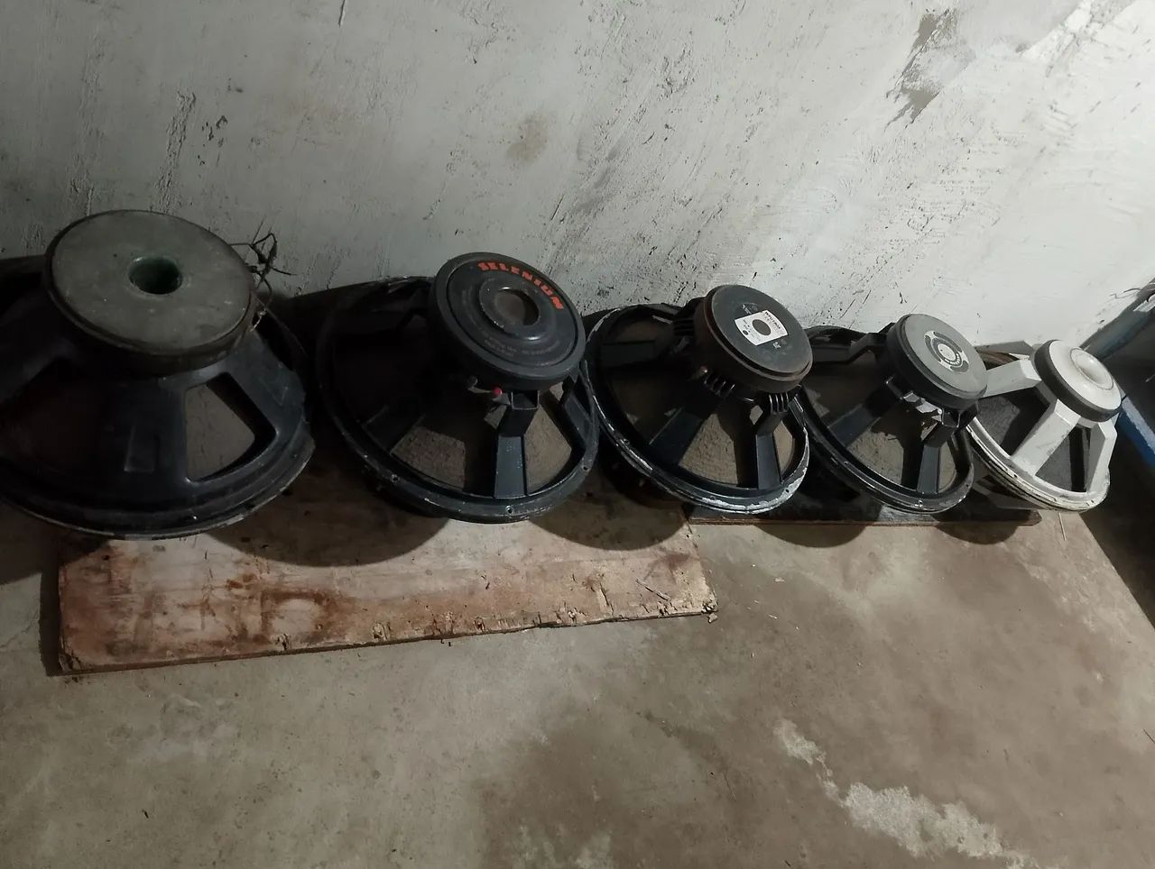 Vendo 10 fone de 18 polegadas  - Foto 3