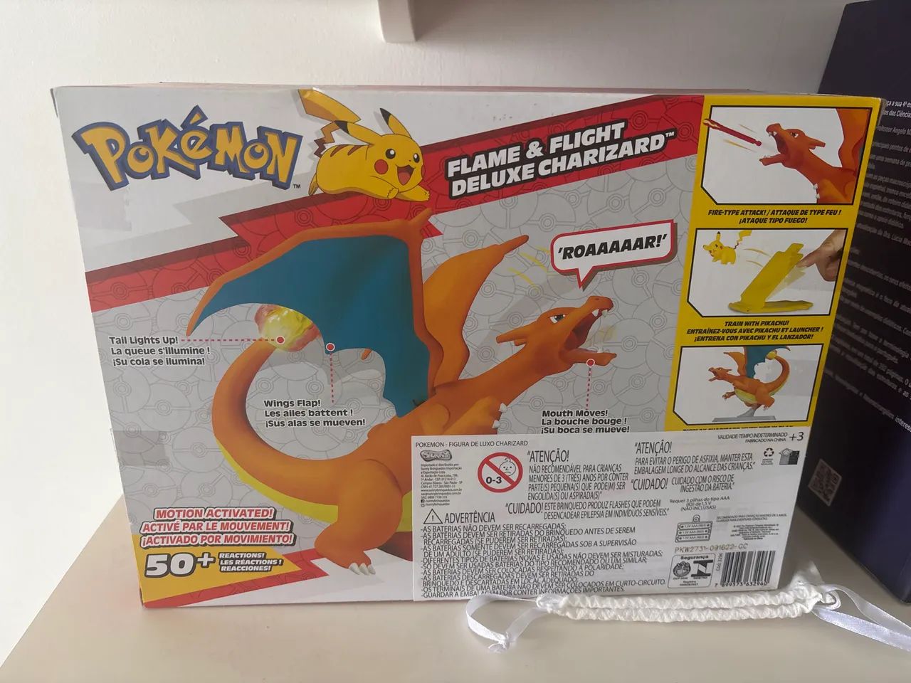 Pokémon Charizard & Pikachu Lacrado Original - Foto 2