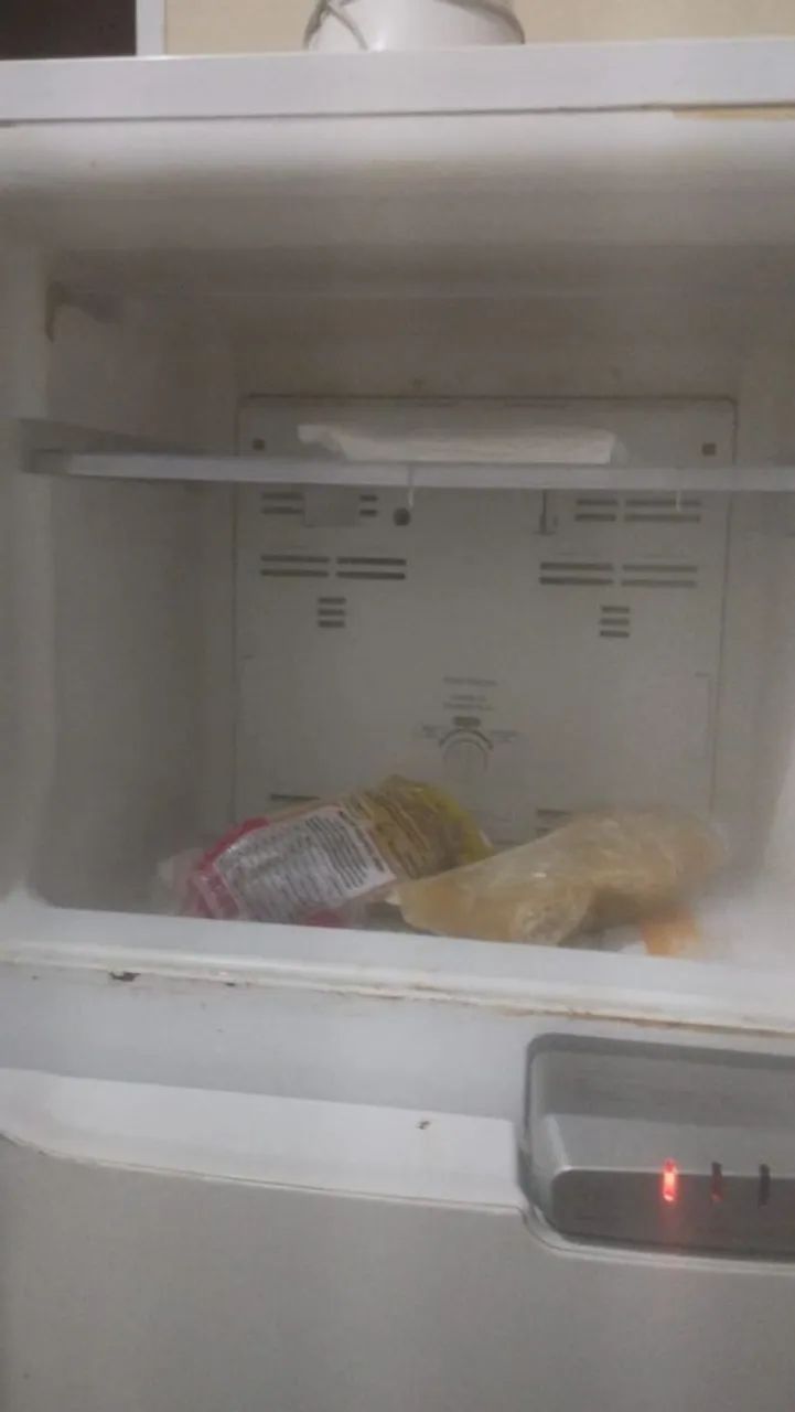 Vendo geladeira  - Foto 2