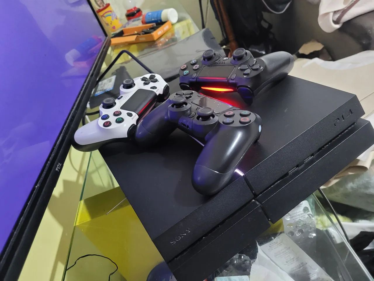 PS4 fat 1TB completo 3 controles - Foto 3
