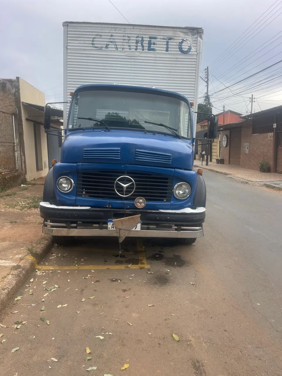 Vendo Caminhão Baú 