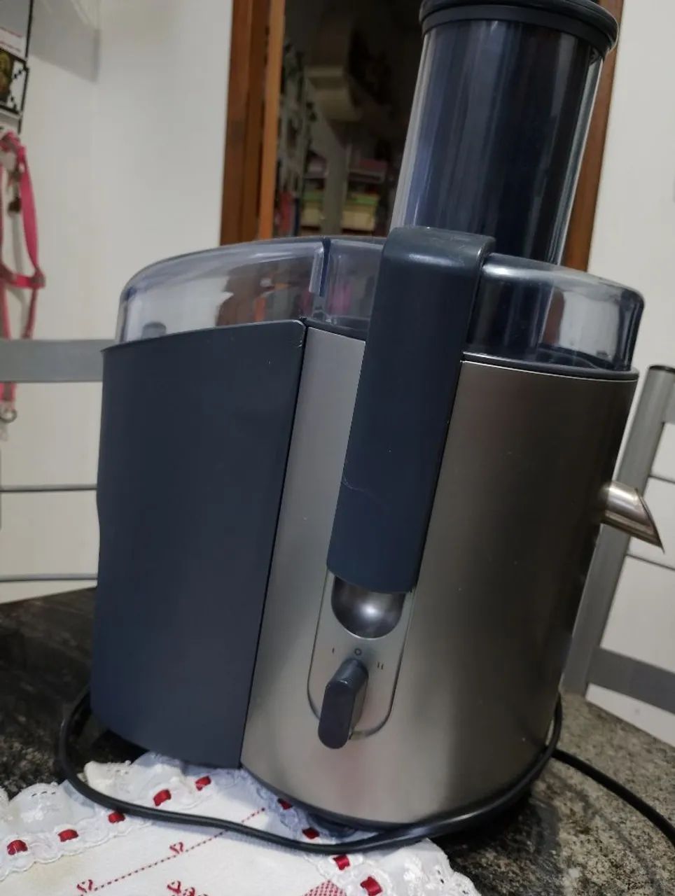 Centrífuga de alimentos e extratora de suco Walita Philips  - Foto 2