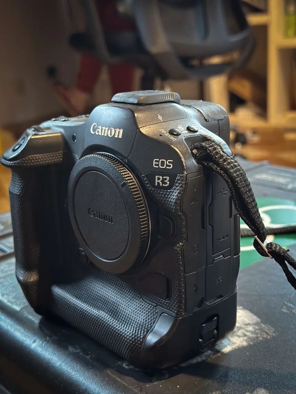 Camera Canon R3 - Usada - Foto 3