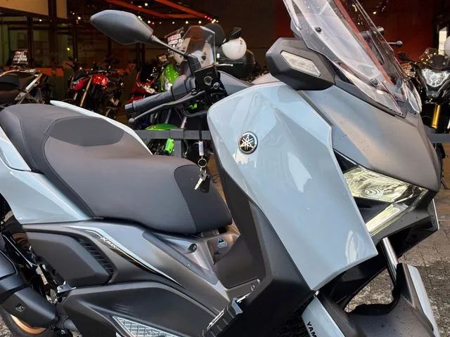 Yamaha XMAX 300 CONNECTED  - Foto 4