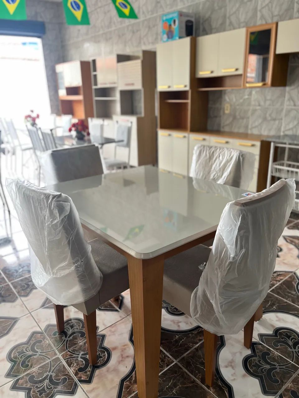 MESA 4 CADEIRA SÃO CARLOS