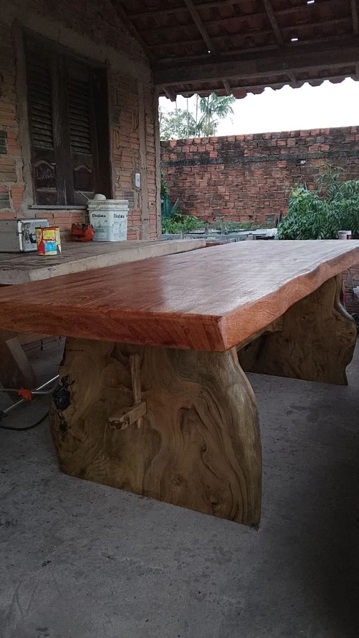 Mesa rústica de Angelim pedra 