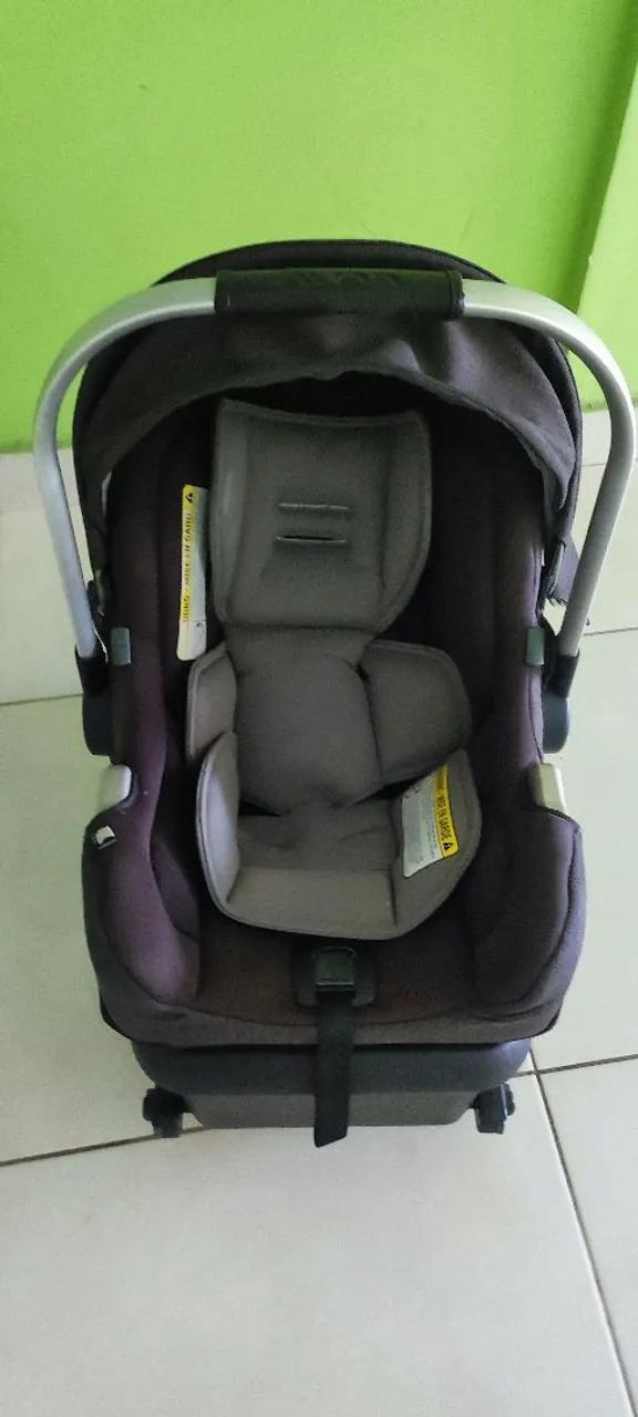 Vendo Bebê Conforto Nuna com Base e Isofix.