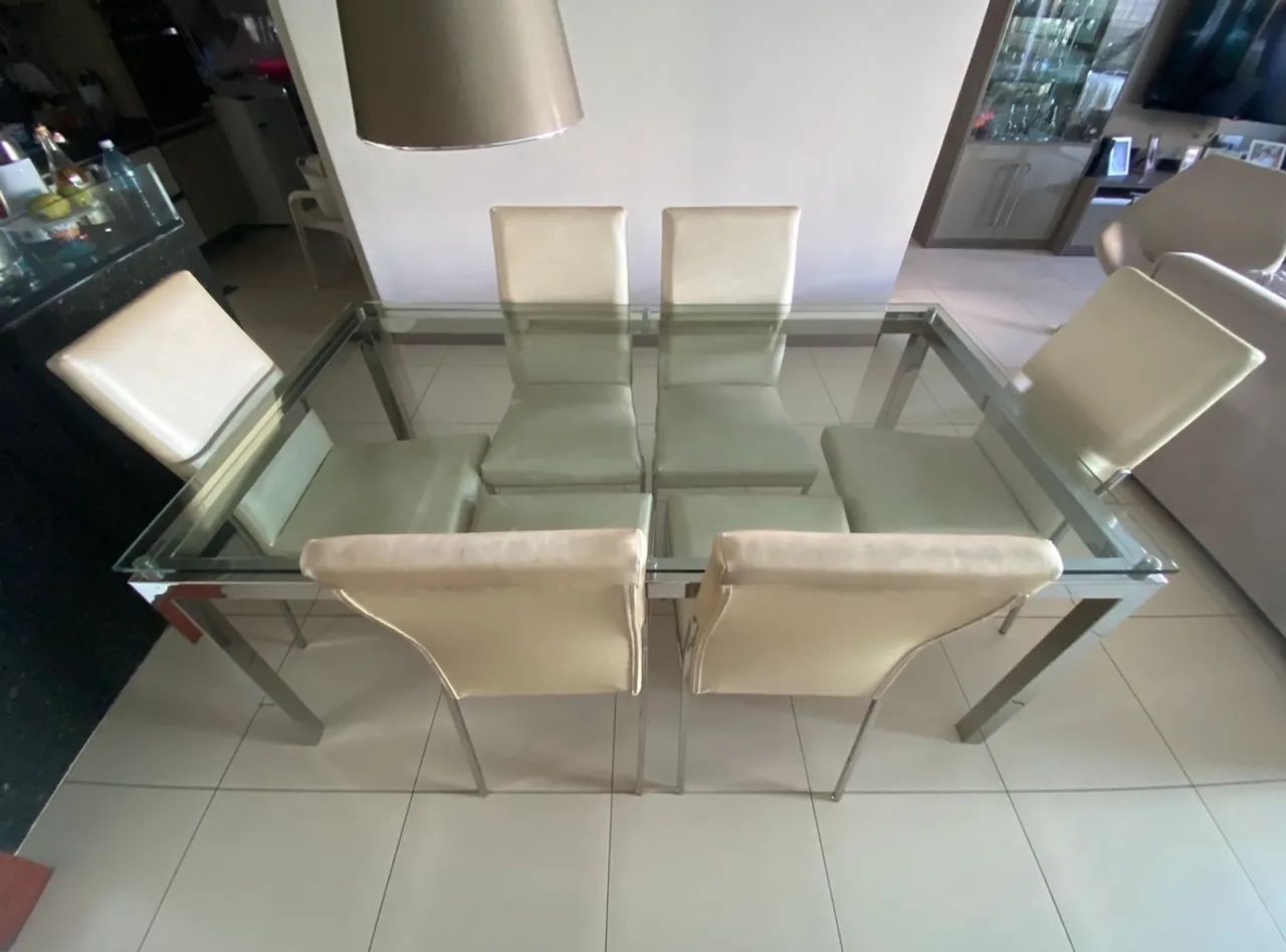 Mesa retangular, de vidro, com 6 cadeiras.  - Foto 2