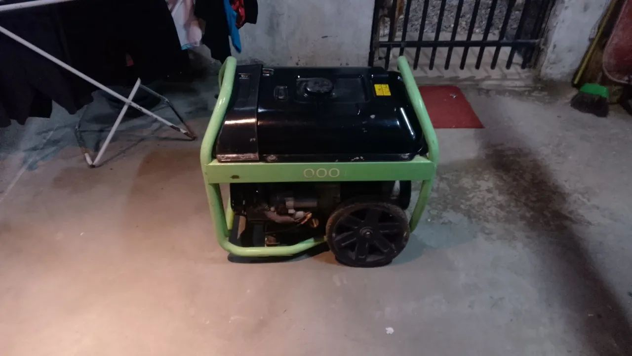 Gerador pramac px8000 motor Honda  - Foto 4