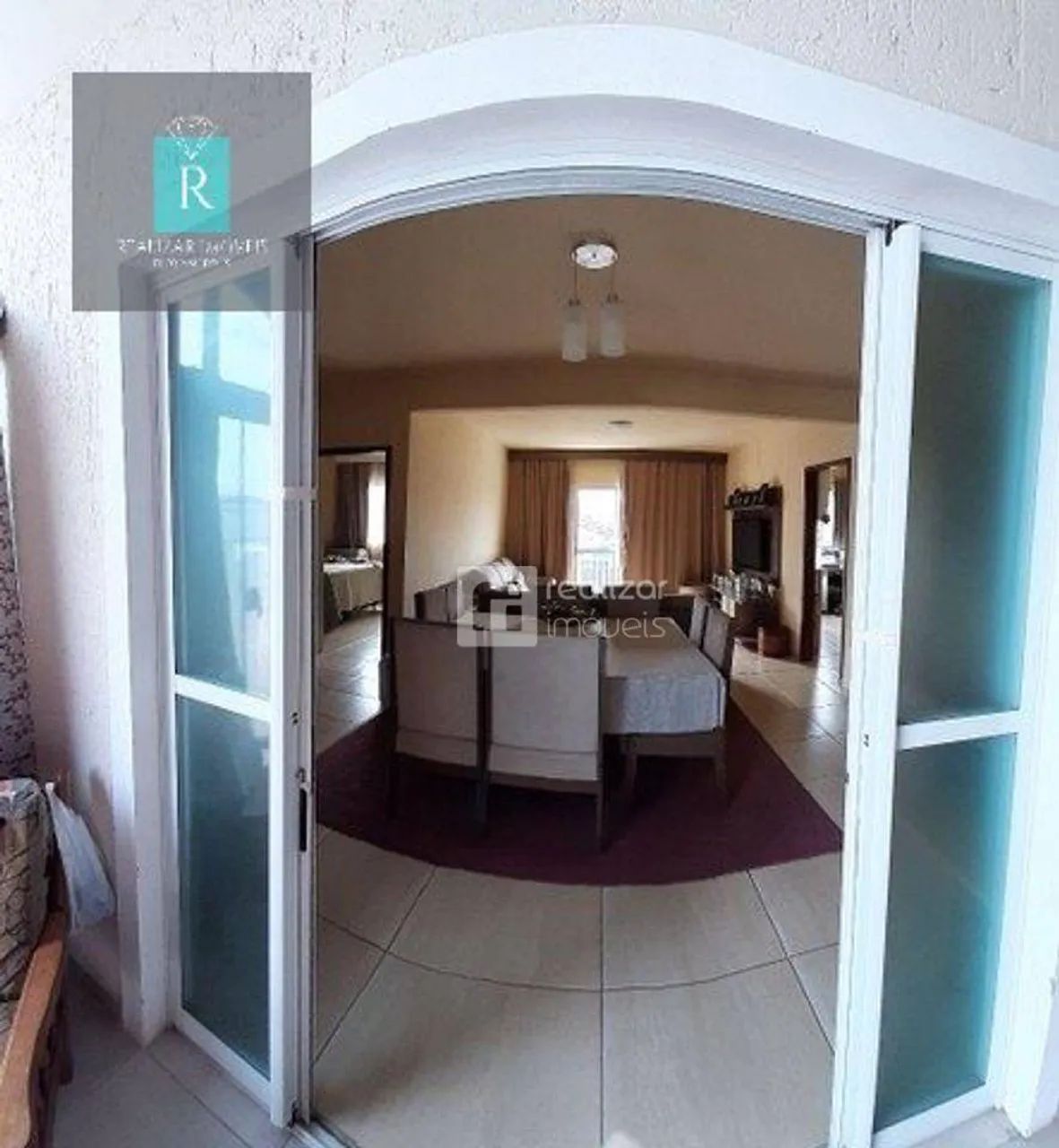 Sobrado Residencial à venda, Campeche, Florianópolis - SO0153.