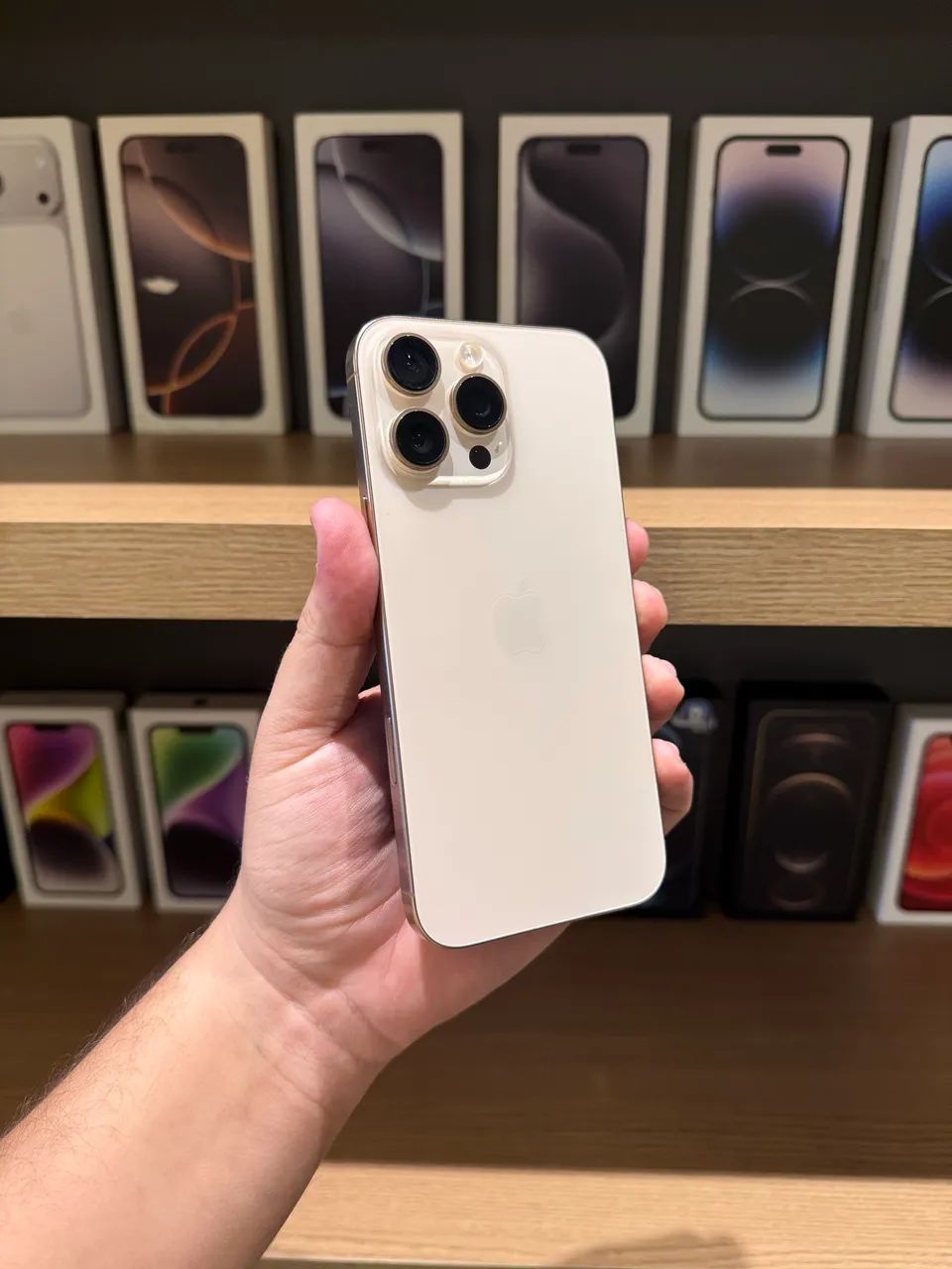 iPhone 16 Pro Max 256 - DESERT