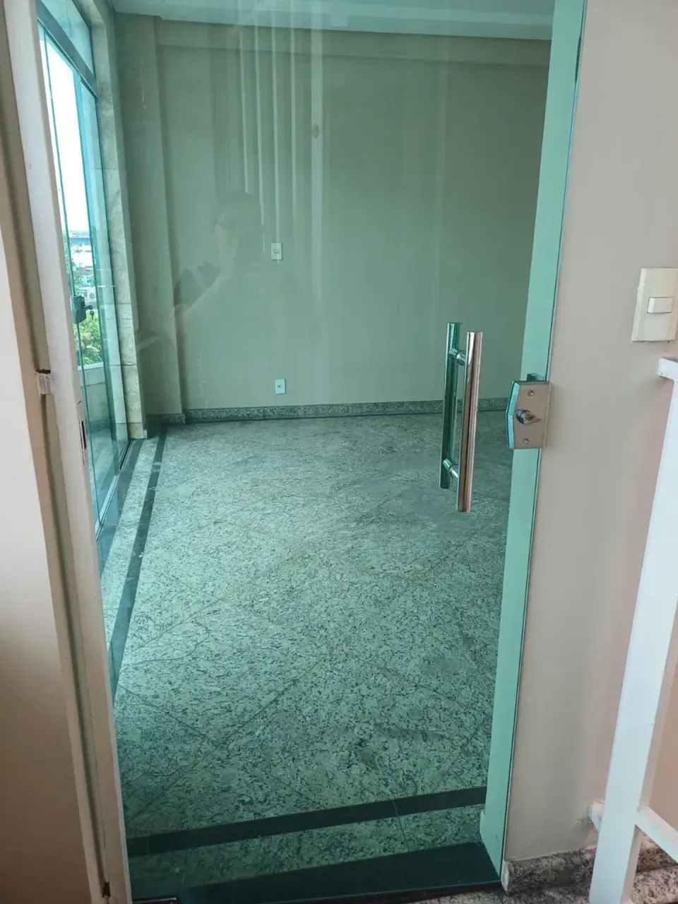 PRAÇA 14 - PREDIO COMERCIAL OU RESIDENCIAL - 2.000.000 - Foto 4