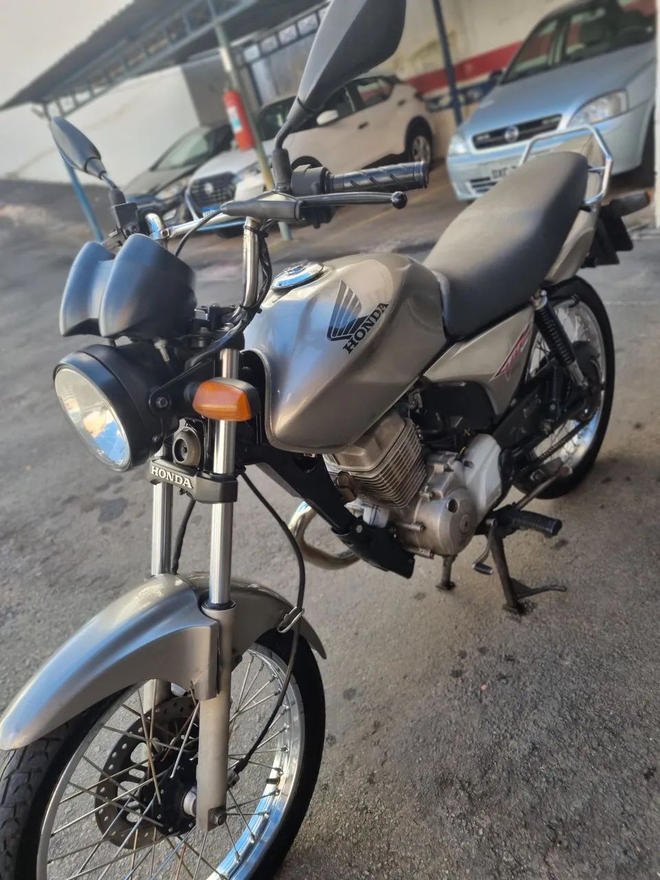 Titan - Foto 3