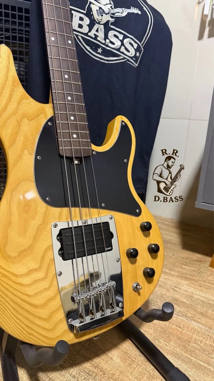 Baixo Ibanez ATK 300