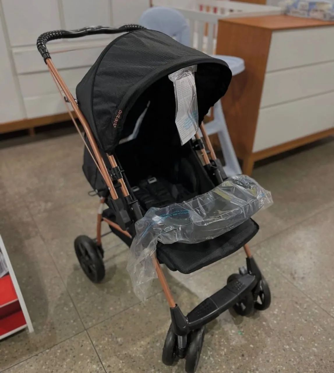 Carrinho de bebê berço novo cobre 